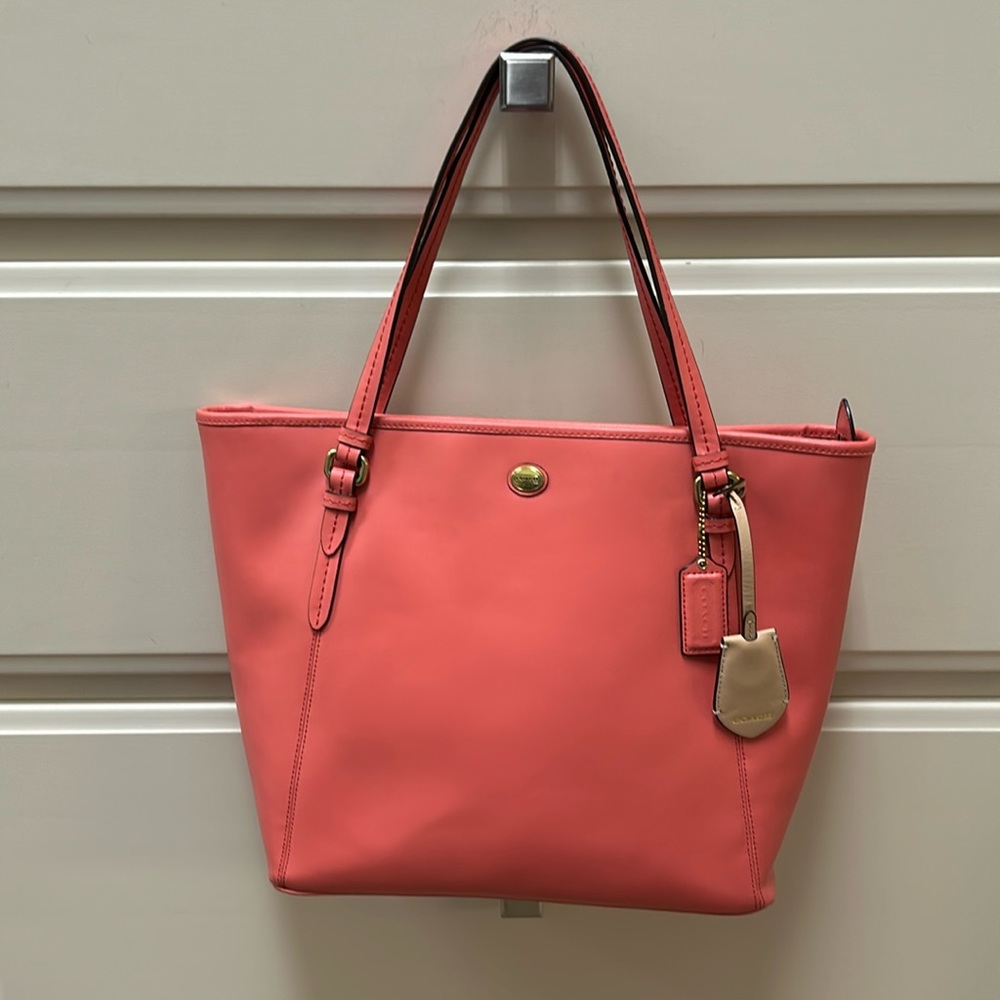 Beautiful Coach tote